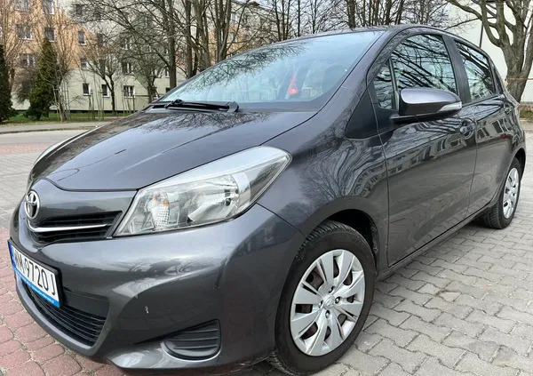 samochody osobowe Toyota Yaris cena 27700 przebieg: 149400, rok produkcji 2014 z Opoczno